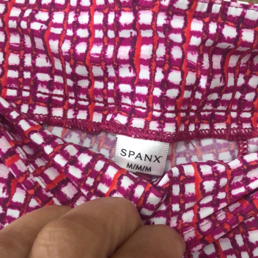 Spanx Hibiscus Gingham Sunshine Shorts in Size Medium - Picture 3 of 4